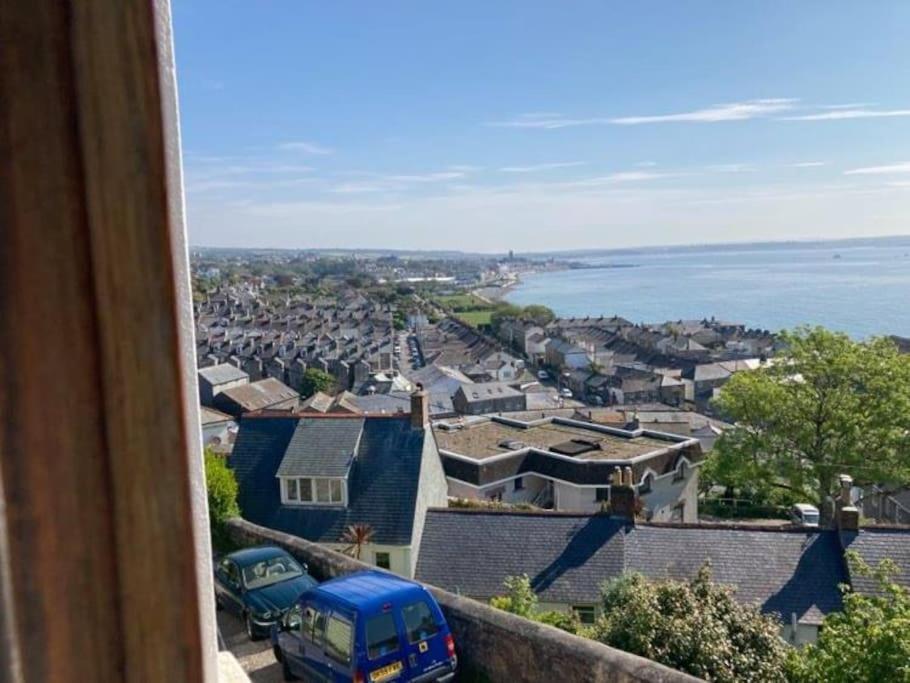 Modern Studio Apartment With Outstanding Views, Sleeps 2 Newlyn Kültér fotó